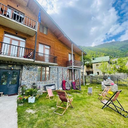 Manana Japaridze'S Guesthouse Mestia Exteriör bild