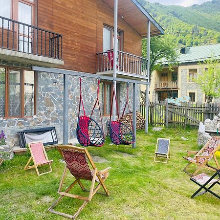 Manana Japaridze'S Guesthouse Mestia Exteriör bild