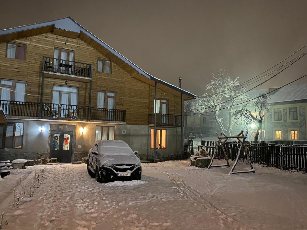 Manana Japaridze'S Guesthouse Mestia Exteriör bild
