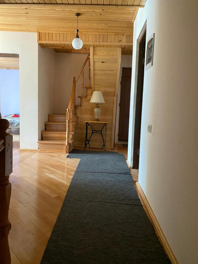 Manana Japaridze'S Guesthouse Mestia Exteriör bild
