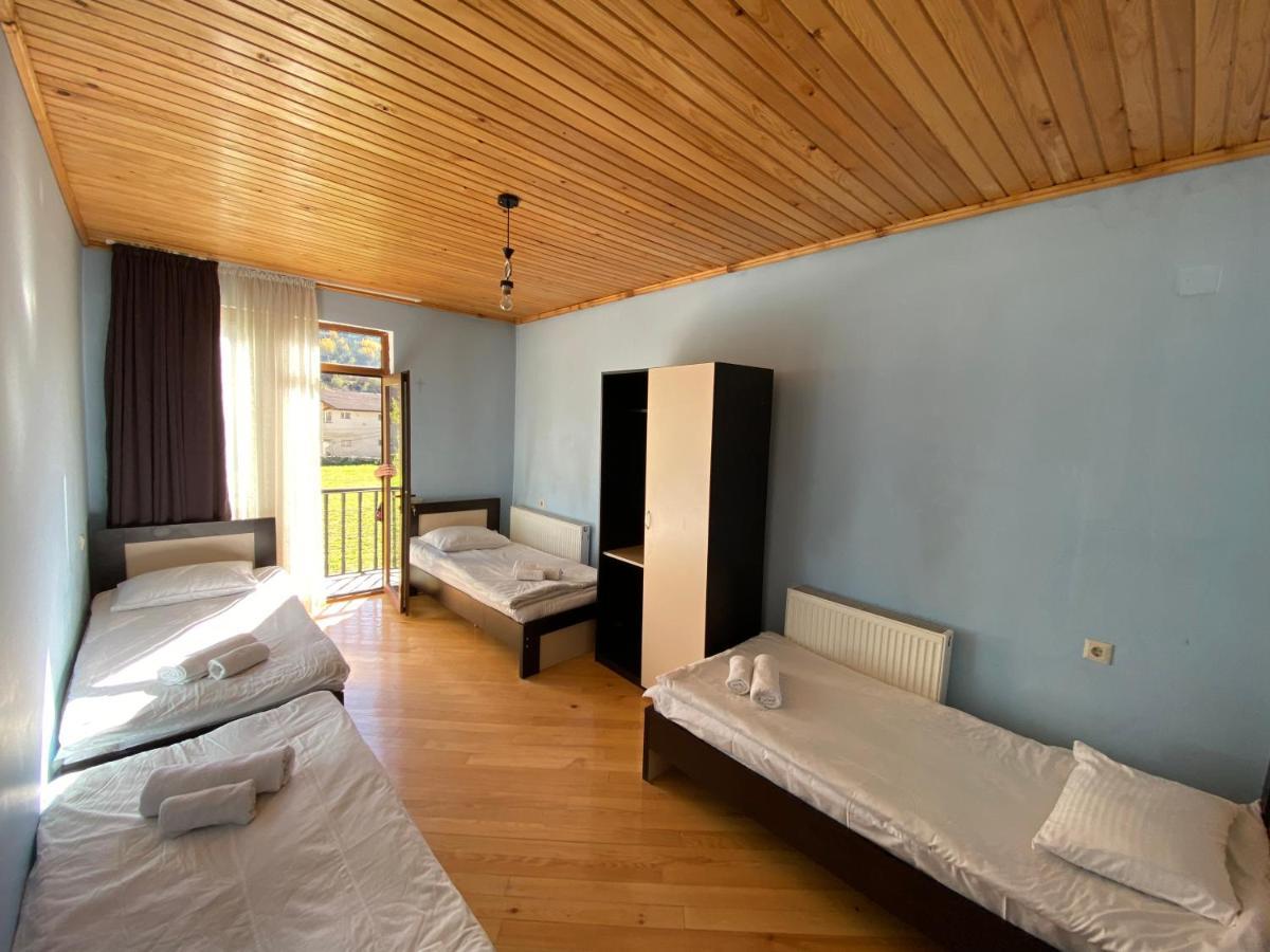 Manana Japaridze'S Guesthouse Mestia Exteriör bild