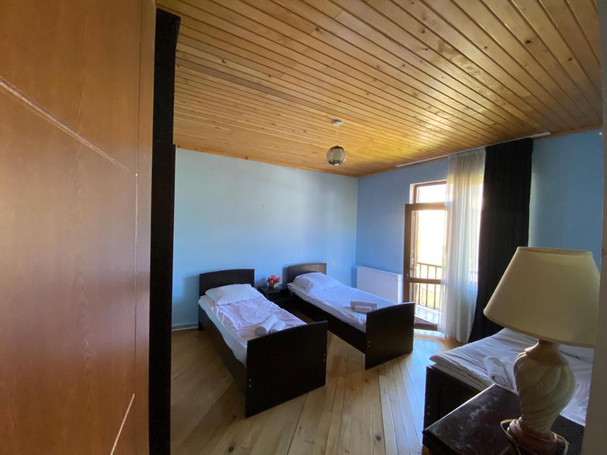 Manana Japaridze'S Guesthouse Mestia Exteriör bild