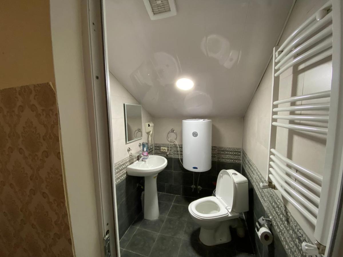 Manana Japaridze'S Guesthouse Mestia Exteriör bild