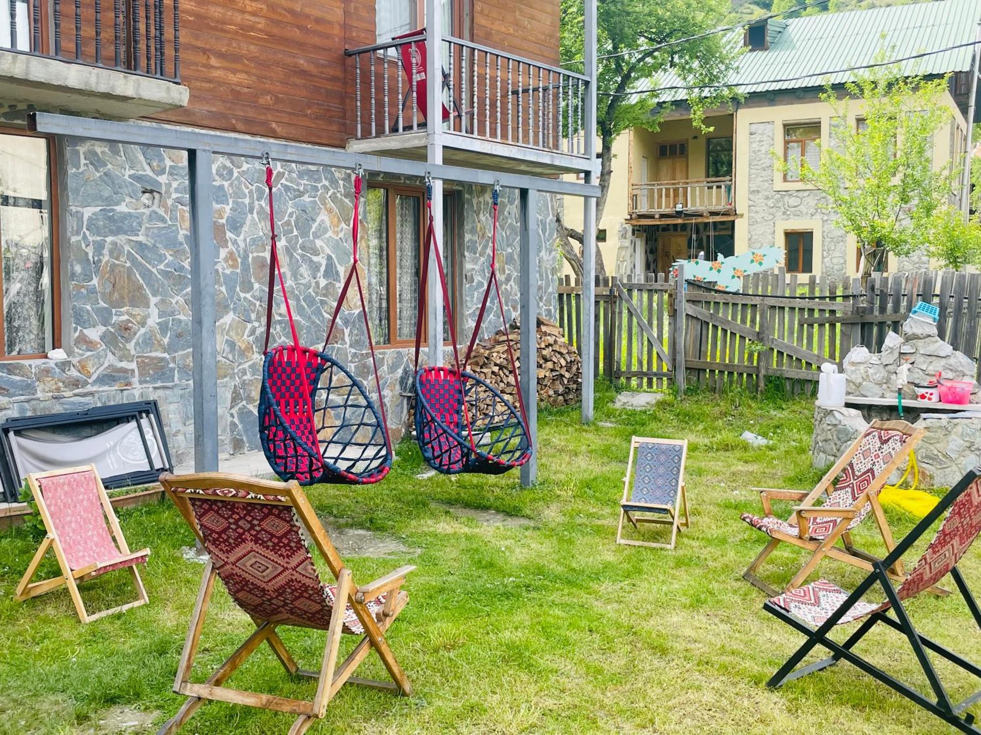Manana Japaridze'S Guesthouse Mestia Exteriör bild
