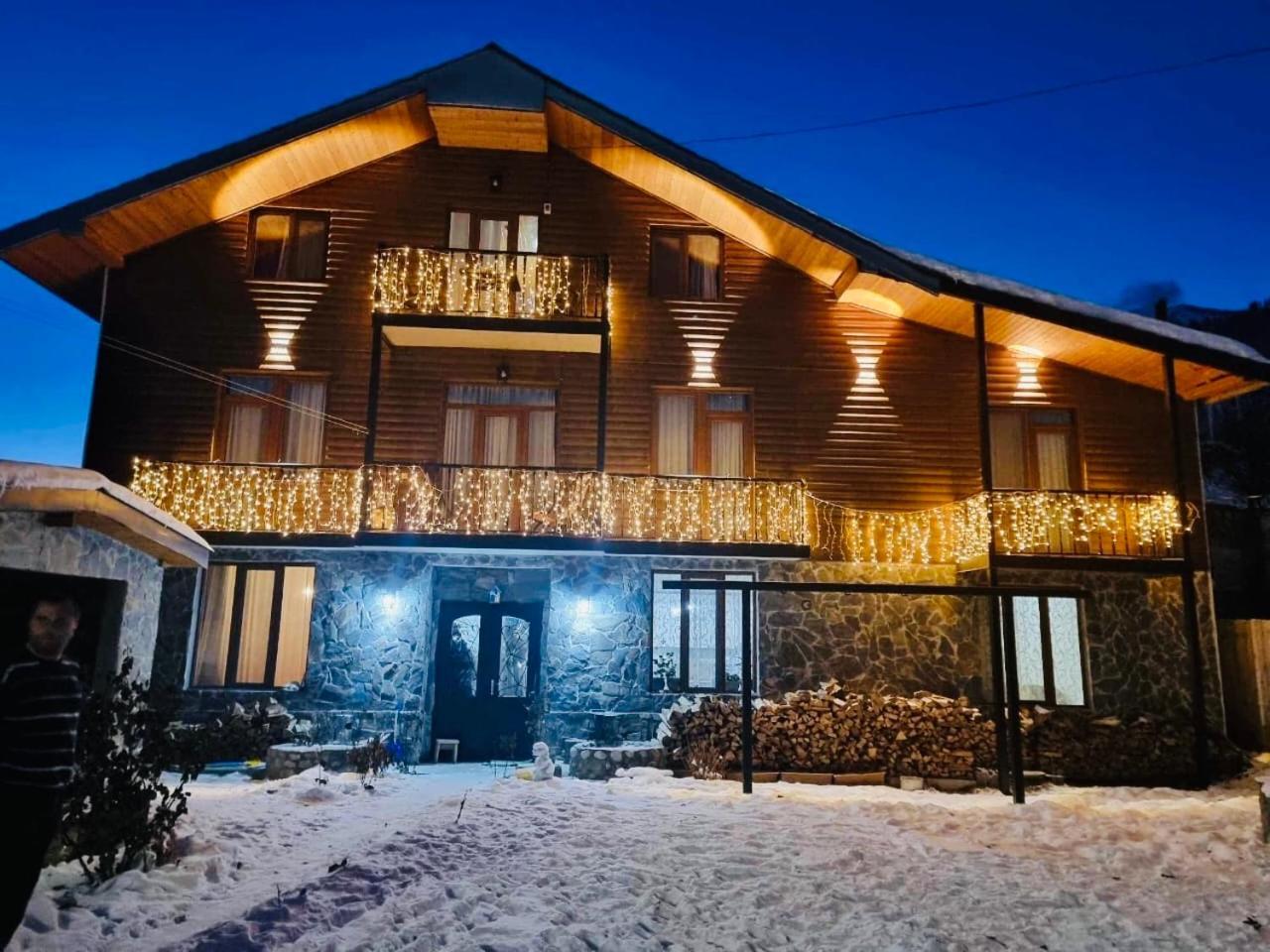 Manana Japaridze'S Guesthouse Mestia Exteriör bild