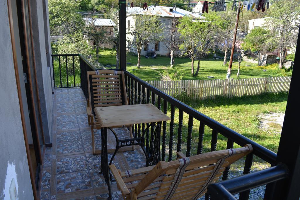 Manana Japaridze'S Guesthouse Mestia Exteriör bild